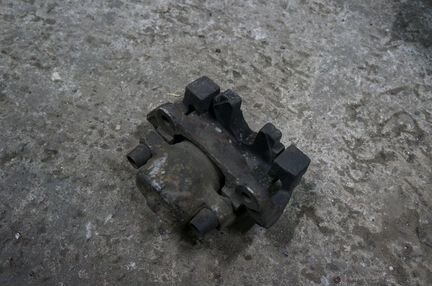 BMW E39 передний правый тормозной суппорт