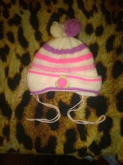 Шапочка для девочки вязанная зимняя с помпоном