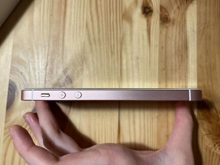 iPhone se 128gb rose gold