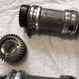 Балансирные валы 06H198205M