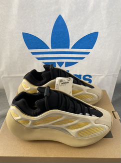 Adidas Yeezy Boost 700 V3