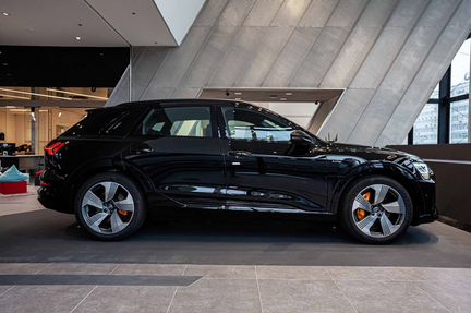 Audi e-tron AT, 2020
