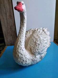 Лебедь большой. Фигура из гипса. Ручная работа