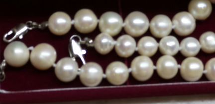 Бусы и браслет из жемчуга