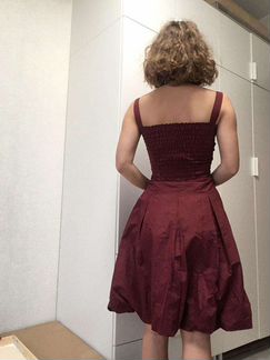 Бордовое платье в стиле нулевых