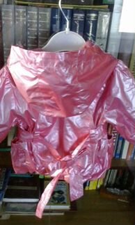 Продам курточку(ветровка)