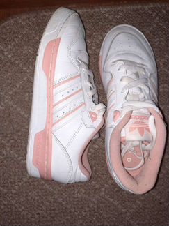 Кроссовки adidas