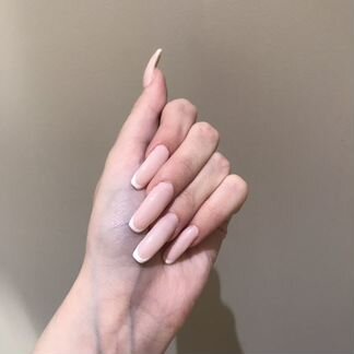 Модель Маникюр/Наращивания ногтей