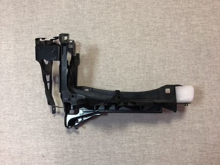 Кронштейн левой фары бмв Ф01 BMW F01