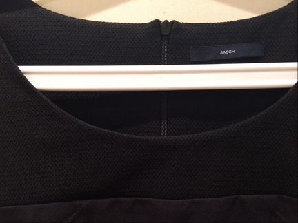 Платье-футляр Sasch Италия