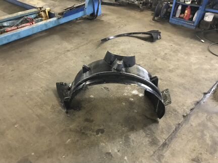 Подкрылок на BMW X3 E83 передний левый оригинал