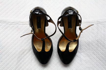 Туфли черные на высоких каблуках, р.38