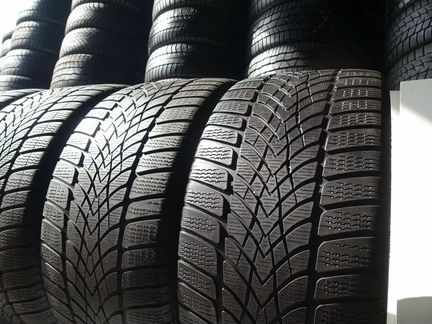 285 30 21 Dunlop SP Winter Sport 4D