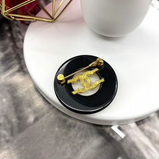 Брошь Chanel