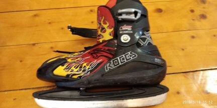 Коньки хоккейные