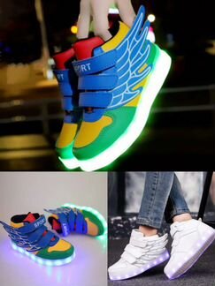 Кроссовки с крыльями подсветкой