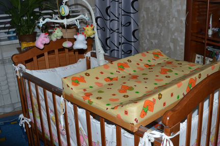 Детская кроватка