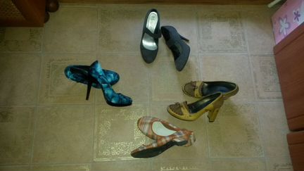 Несколько пар туфель