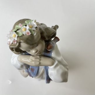 Статуэтка Lladro девушка в венке
