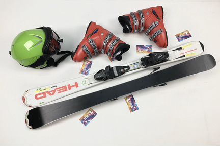 Горные лыжи, горнолыжные ботинки, шлем, маска