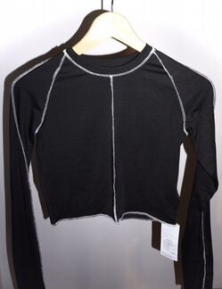 Обьягивающий черный укороченный топ (новый)
