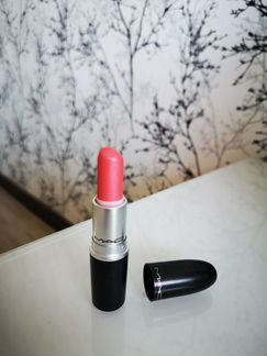 Помада MAC Costa Chik A47 frost