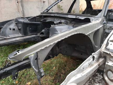 Передняя часть BMW E38 735i