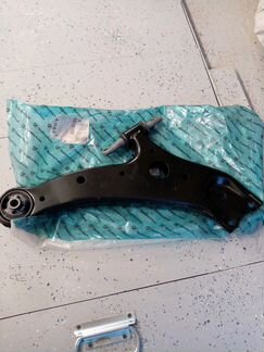 Рычаг передний левый Toyota Camry v30 (03-06)