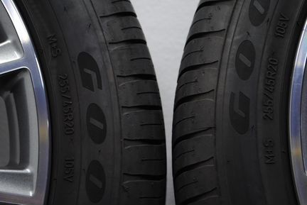Литые диски R20 с резиной 255/45 Mercedes