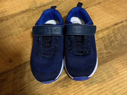 Кроссовки котофей 27