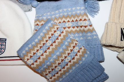 Шапки шарфы пакетом на 4-7 лет