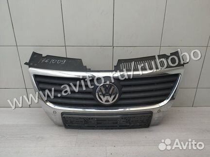 Решетка радиатора 3C0853651AF VW Passat (B6) 2005