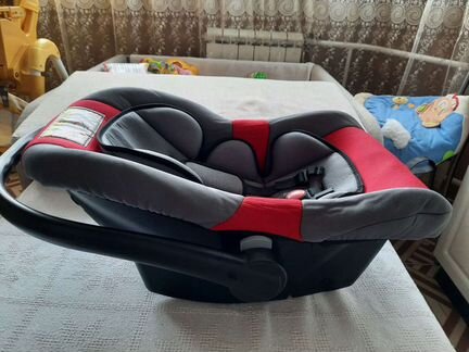 Автомобильное кресло