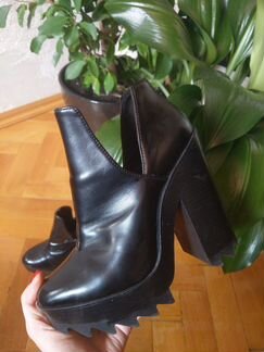 Ботильоны, ботинки Zara на тракторной подошве