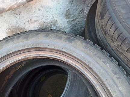 Одна шина 215 55 R16 Bridgestone Blizzak Spike-01