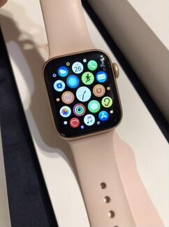 Apple watch 4 40mm Розовое золото Полный комплект