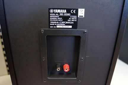Напольная акустика Yamaha NS-8390