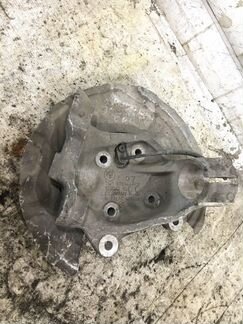 Поворотный кулак передний правый Bmw 1-Series E87