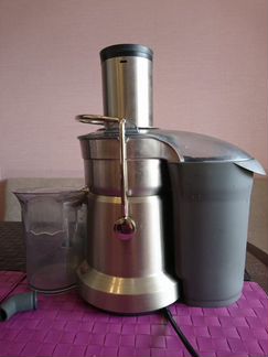 Продаю блендер и соковыжималку Bork s810