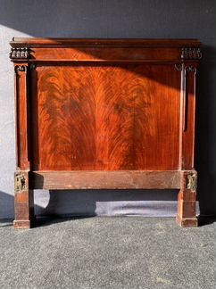 Большая ампирная кровать