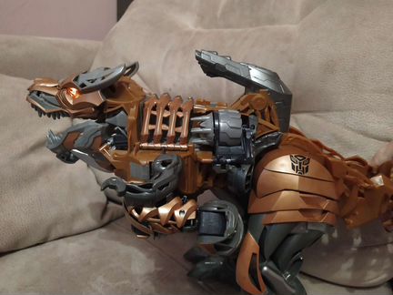 Трансформер - динозавр Hasbro