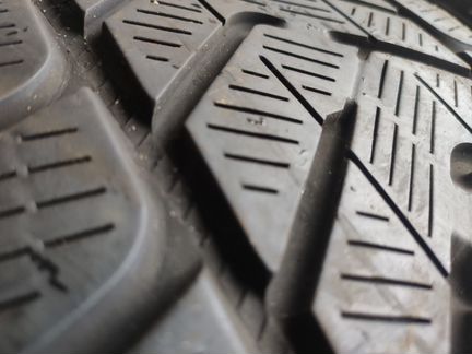 235 50 18 Pirelli Winter Sottozero 3