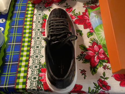 Louis vuitton кроссовки мужские Китай