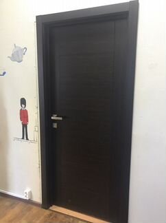 Дверь Mario Rioli цвета венге в полном комплекте