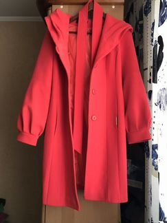 Пальто тёплое р 44-46 с капюшоном