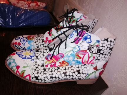 Стильные ботинки большого размера