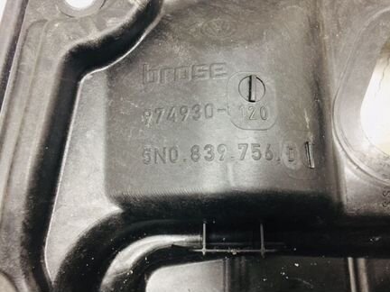 Стеклоподъемник задний правый Volkswagen Tiguan