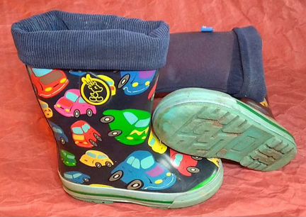 Детские сапожки зима-осень разные 