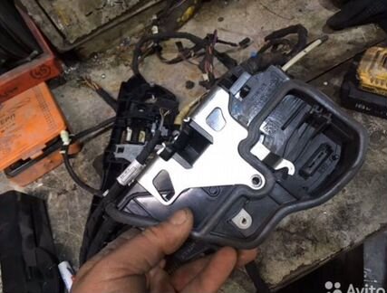 Замок двери задний правый Bmw 5-Series F10