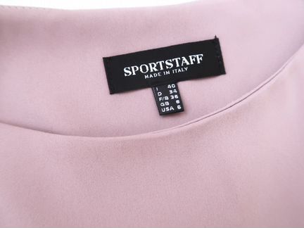 Отлично сидящее платье Sportstaff